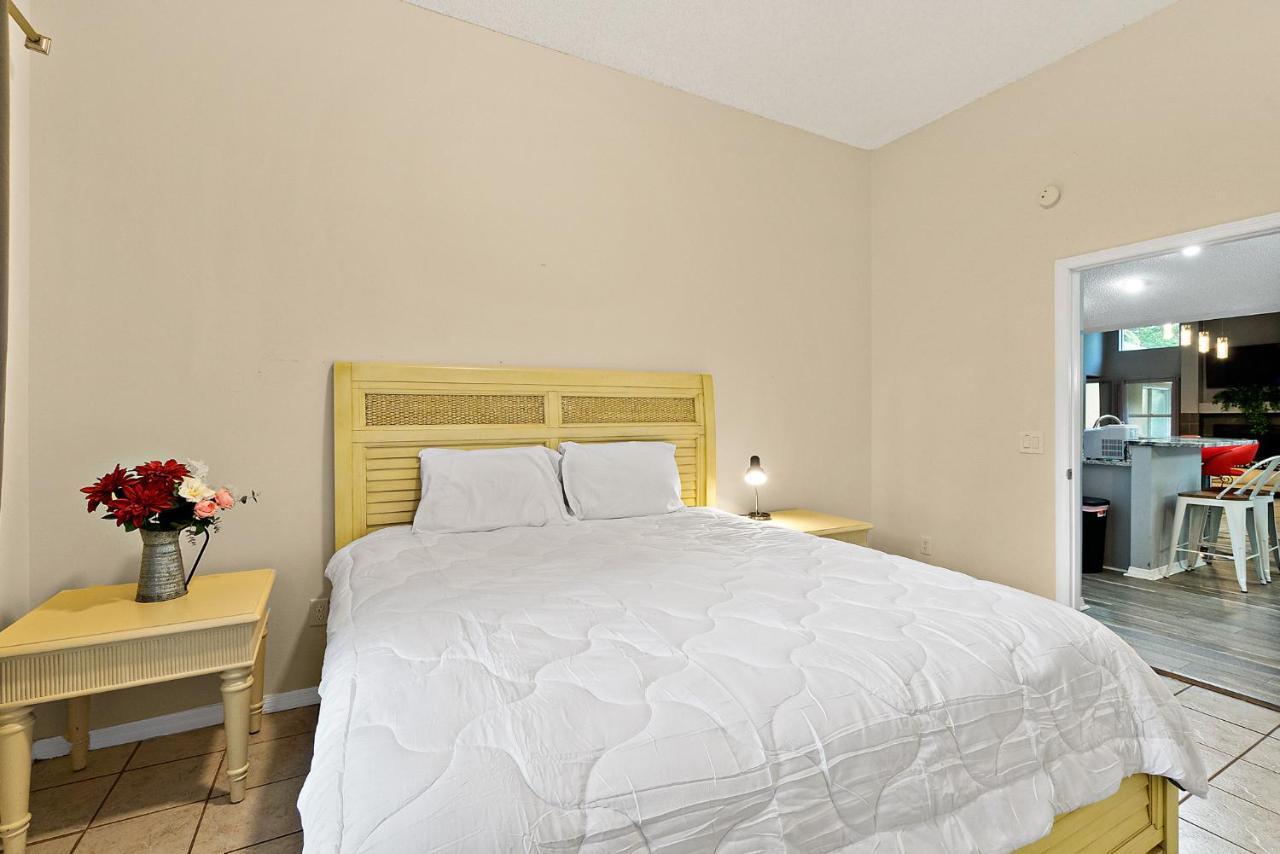 Modern Vacation Home W/ Heated Pool 10Min To The Beach 팜 코스트 외부 사진